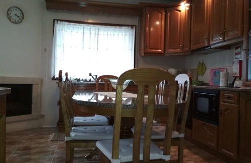 Santa Maria da Feira House | House with 4 bedroom apartment with pool churasqueira terrace, 25 km from Porto
