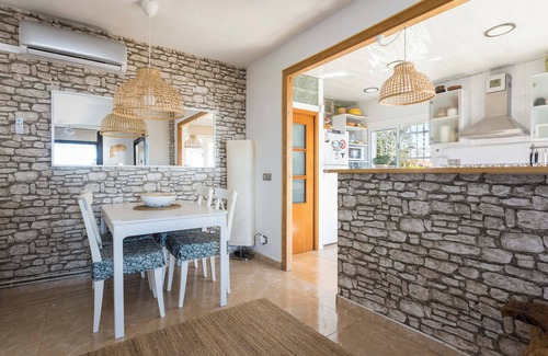 Premia de Dalt House | House with sea views, garden and pool