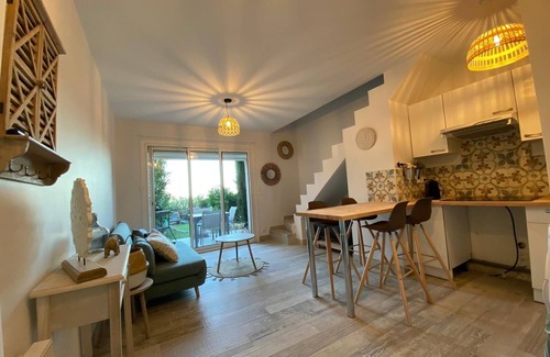 Les Issambres House | House with sea view, swimming pool, garden and tennis - sleeps 4