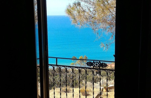 Motta d'Affermo House | House with sea view terrace
