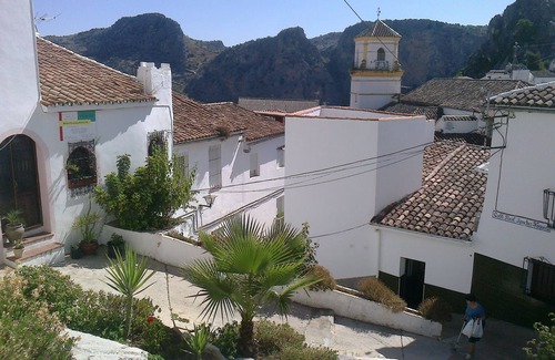 Montejaque House | House with Spectacular Mountain Views and Shared Pool