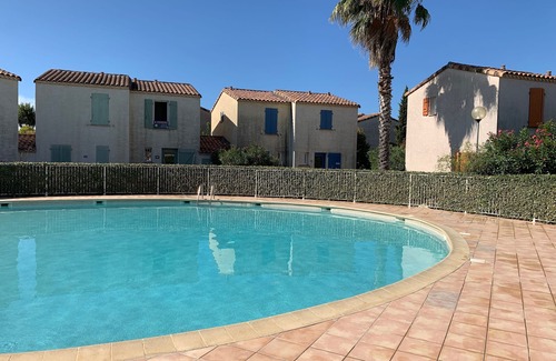 Aigues-Mortes House | House with swimming pool at the foot of the ramparts/House with swimming pool