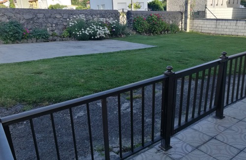 Pedrena House | House with terrace garden