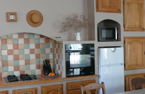 Collias House | House with terrace, garden and swimming pool and the river 10 mins walk .