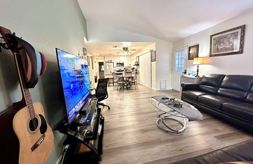 Spring Valley House | House with two bedrooms two bathrooms- Pet Friendly