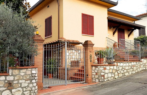 Foiano della Chiana Villa | HouseAle Villa with garden in the heart of Tuscany 10