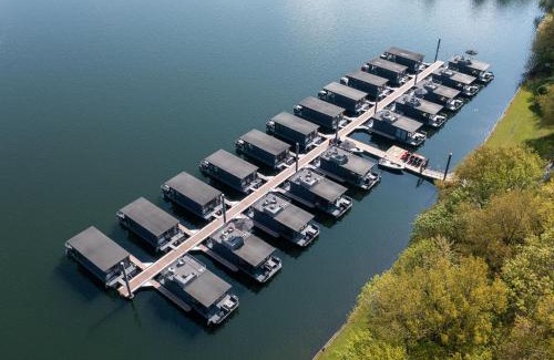 Middelaar Boat Rental | Houseboat at Mookerplas with Barrel Sauna