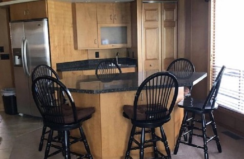 Oaks Corners Boat Rental | Houseboat at the Mouth of Seneca Lake!