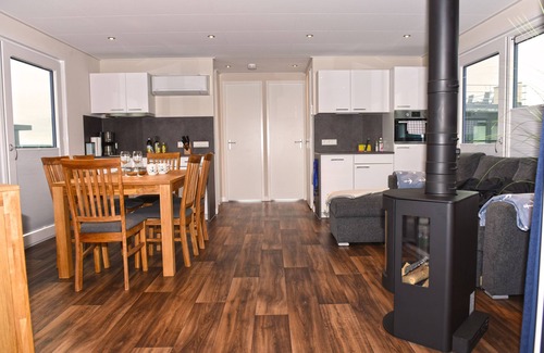 Klitten Boat Rental | Houseboat "Dolce Vita" on Bärwaldersee in the Lusatian Lake District