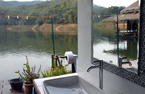 Mae Taeng Boat Rental | Houseboat Floating, Enjoy the sounds of nature whit a unique place.