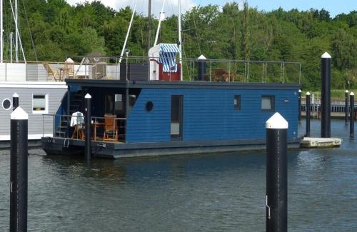 Knieper Nord Boat Rental | Houseboat Harmony