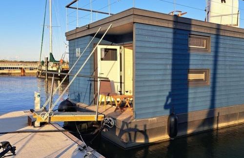 Knieper Nord Boat Rental | Houseboat Harmony