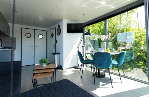 Heeg Ski Chalet | Houseboat Heeg 4 persons