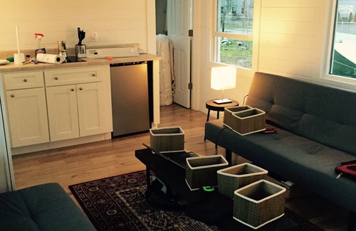 Fox Point Boat Rental | Houseboat Hyanna - Floating Tiny House - Downtown Providence