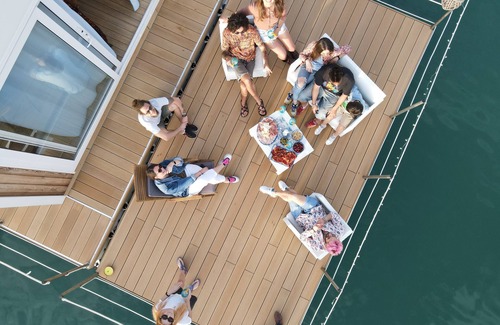 Bisceglie Boat Rental | Houseboat in Bisceglie harbor