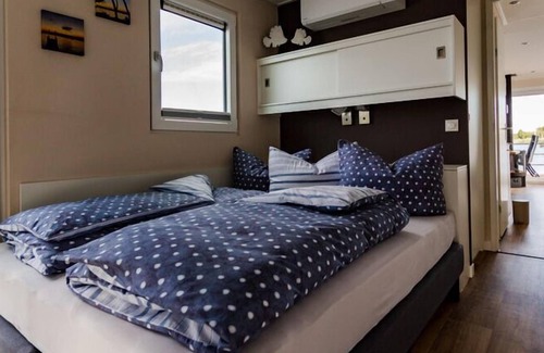 Ribnitz Boat Rental | Houseboat in Ribnitz Damgarten