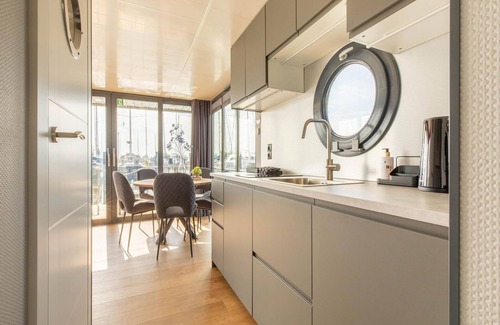 Volendam Boat Rental | Houseboat in Volendam Marina