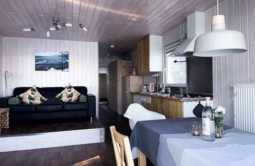 Tegel Boat Rental | Houseboat island Valentinswerder Berlin