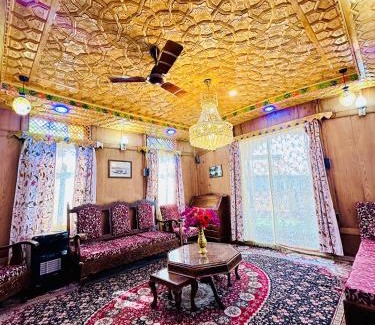Dal Lake House | Houseboat New world