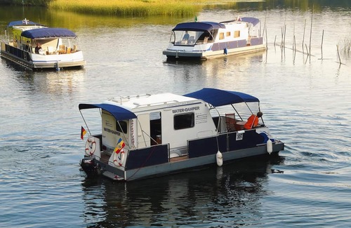 Demmin Boat Rental | Houseboat on the Peene, Demmin