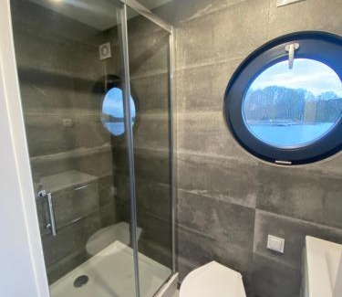 Zlocieniec Apartment | Houseboat Park Wodny Cieszyno