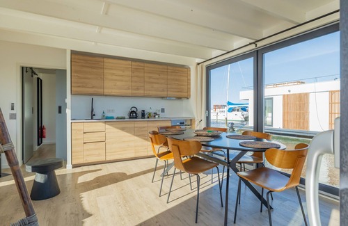 Monnickendam Boat Rental | Houseboat: "Splendid" at Marina Monnickendam tender included