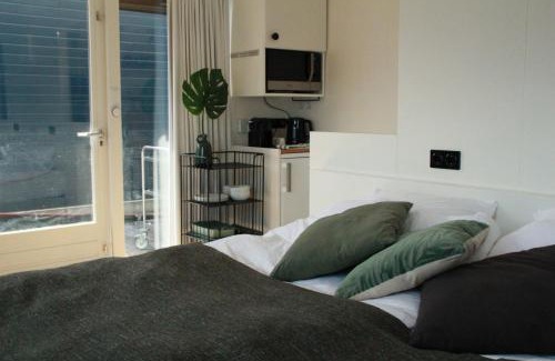 Stadionbuurt Bed & Breakfast | Houseboat Studio Sooki