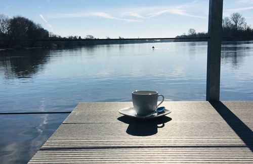 Wiesbaden Boat Rental | Houseboat villa. nautica