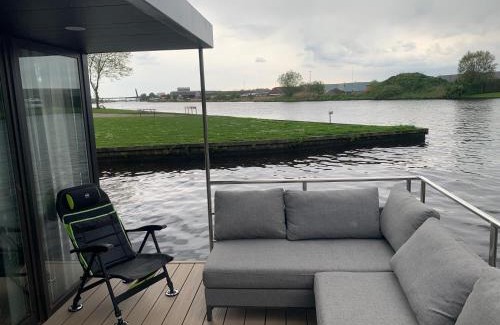 Sumar Boat Rental | Houseboot solcamastraat 24 c