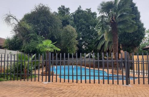 Klerksdorp House | Housemartin Guest House