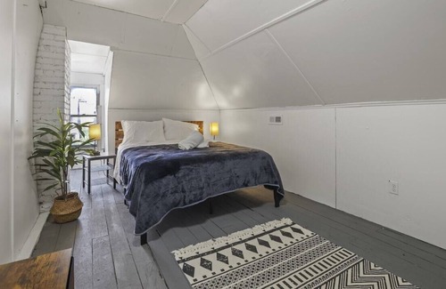 German Village Apartment | Housepitality - Cityscape - Historic 2BR