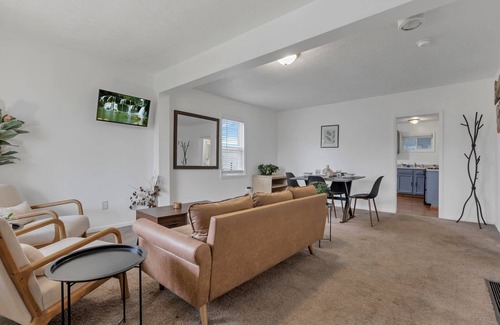 Columbus House | Housepitality - Ranch House with 3 Bedrooms