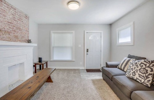 Weinland Park Villa | Housepitality - Central City Townhouse - Walking!!