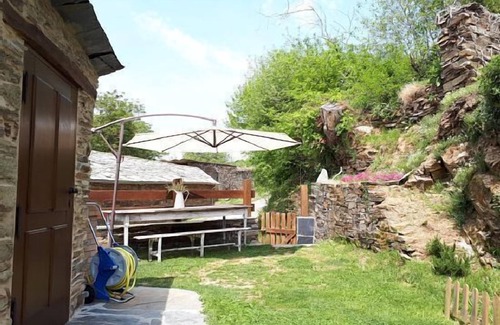 Samos Cottage | Houses of Outeiro for 8 people