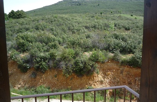 Berzosa del Lozoya Cottage | Housing two floors, dining room, kitchen. Two rooms.