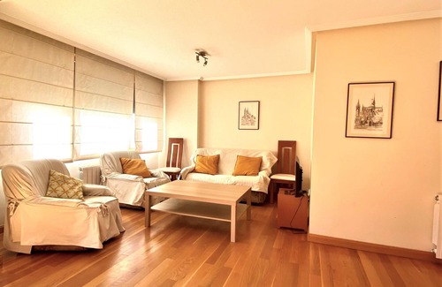 Leon Apartment | Housingleon- San Marcos with garage