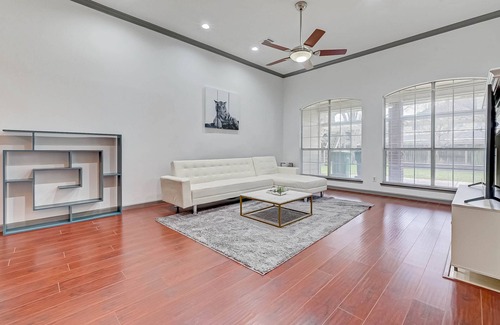 FM 1960 House | Houston-Cypress Spacious Home