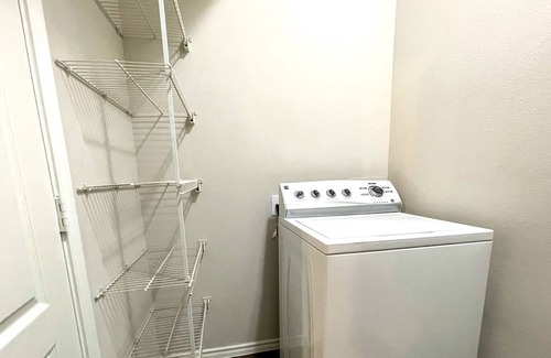 FM 1960 Apartment | Houston Garden Suite