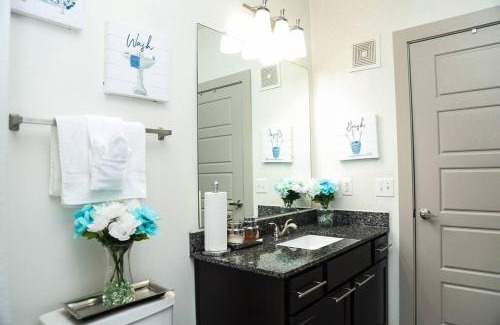 Washington Ave./ Memorial Park Apartment | Houston Gem Walk to Dine & Shop