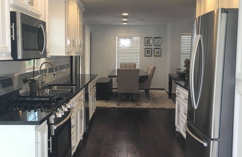 Woodland Heights House | Houston Heights 3 Bedroom Cottage-Elegant, Convenient, Fresh and Modern