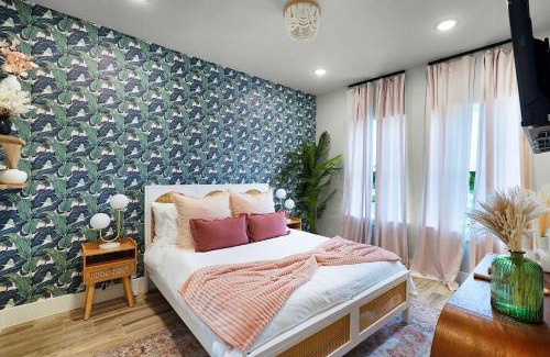 Greater Heights House | Houston Heights Boho Getaway Near Downtown