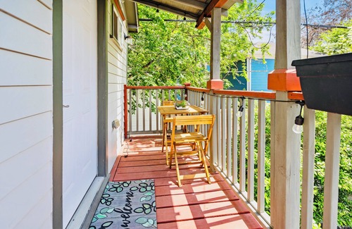 Greater Heights Apartment | Houston Historic Heights Cozy APT. MINUTES from Downtown and TOP ATTRACTIONS