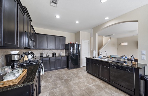 Houston House | Houston Home Nr IAH | Games | Wi-Fi | BBQ | Yard