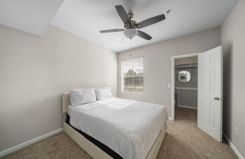George Bush Park/Eldridge Apartment | Houston Lakeside Living