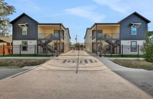 Southeast Houston Apartment | Houston Luxury 2bd Apartment