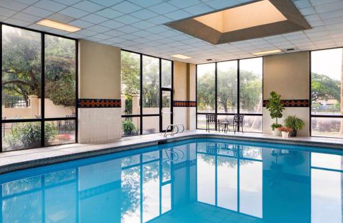 Southeast Houston Hotel | Houston Marriott South at Hobby Airport