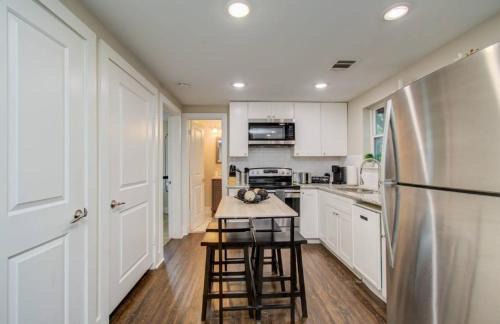 Greater East End House | Houston Townhouse-two bedroom