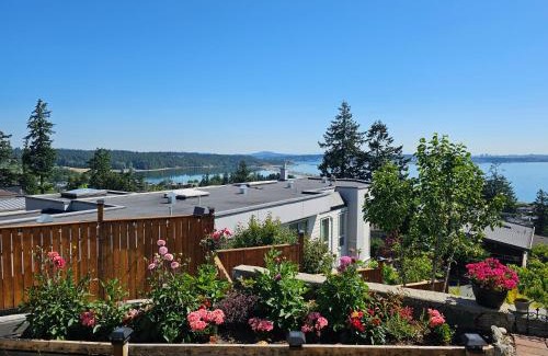 Colwood House | HOV B&B House -Hospitality Ocean View Victoria-