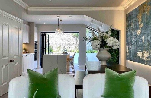 Hove House | Hove 7 Bed Townhouse + Outdoor BBQ