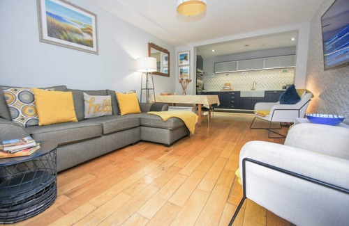 Hove Apartment | Hove Hut Actually | by Brighton Holiday Lets